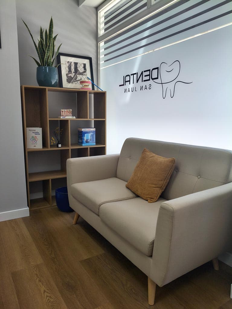 Equipo de dentistas de la Dental San Juan en Ferrol