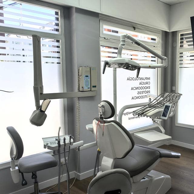 Implantes dentales en Ferrol con diagnóstico 3D - Dental San Juan